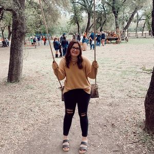 Meet your Posher, Raylee